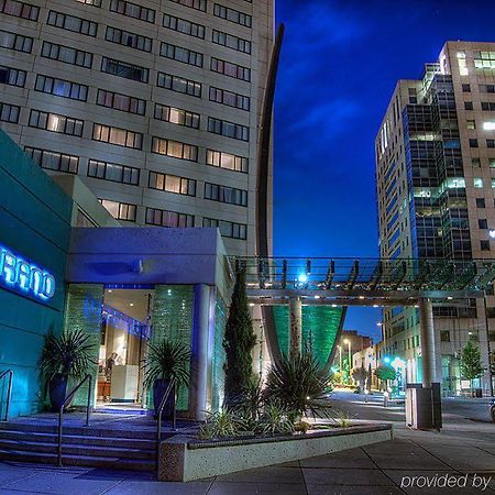 Hotel Murano Tacoma Dış mekan fotoğraf The entrance to the complex