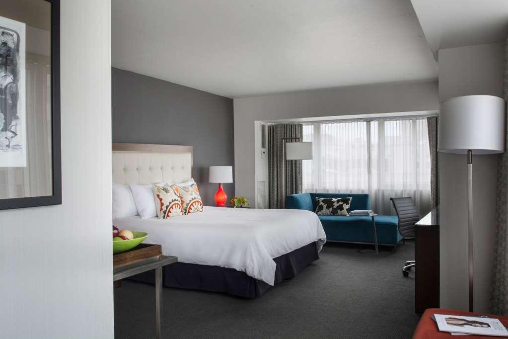 Hotel Murano Tacoma Oda fotoğraf A guest room at the Hotel Commonwealth