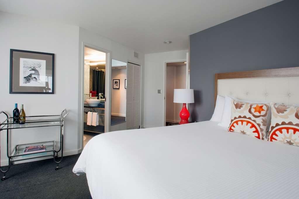 Hotel Murano Tacoma Oda fotoğraf A guest room at the Hotel Commonwealth